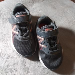 NWOB, Baby boy new balance sneakers size 5w